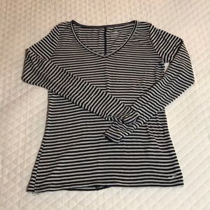 Long sleeve v- neck top